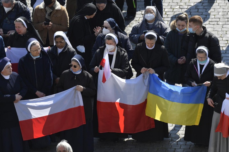 Drapeaux polonais et ukrainiens, Angélus du 6 mars 2022 © Vatican Media