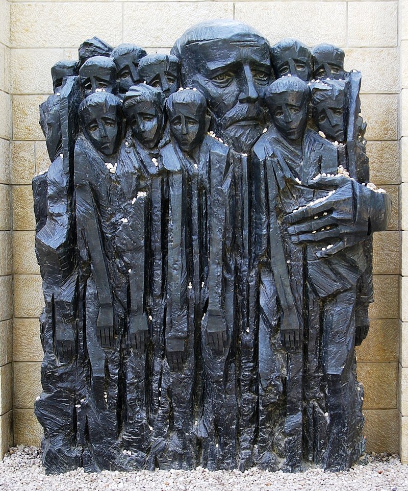 Yad Vashem - sculpture en hommage à Janusz Korczak, Wikimedia DP