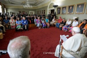 Rencontre avec une délégation d'autochtones présents au Québec © Vatican Media