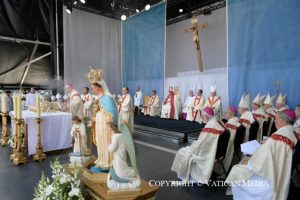 Messe au stade du Commonwealth à Edmonton (Canada) © Vatican Media