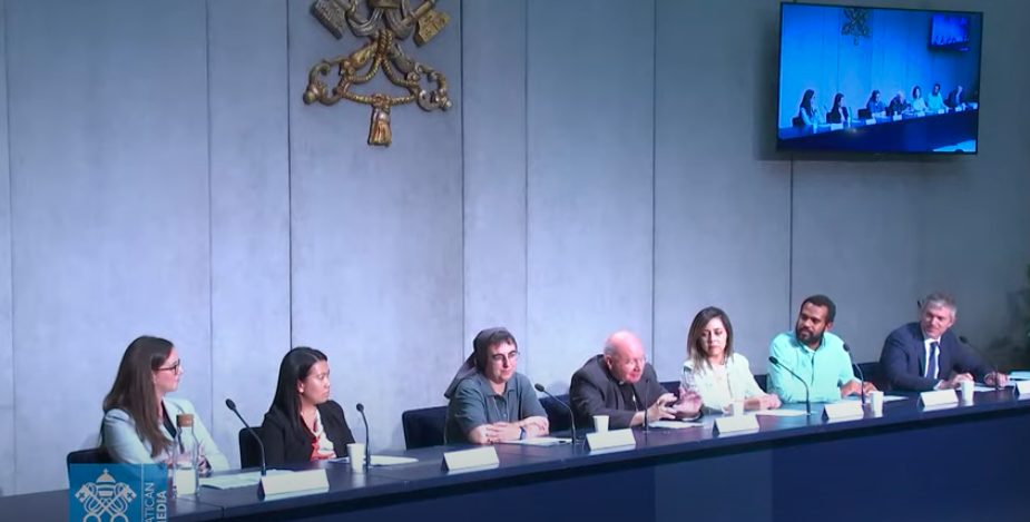 Conférence de presse, The economy of Francesco, capture d'écran Zenit