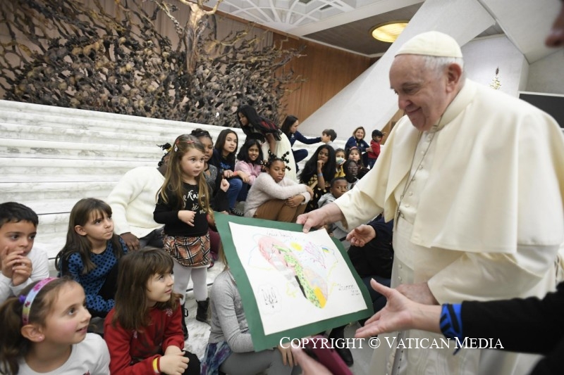 Enfants du dispensaire Sainte-Marthe, 18 décembre 2022 © Vatican Media