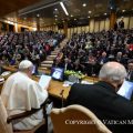 Depuis la sale du Synode, le pape s’adresse aux participants du Congrès