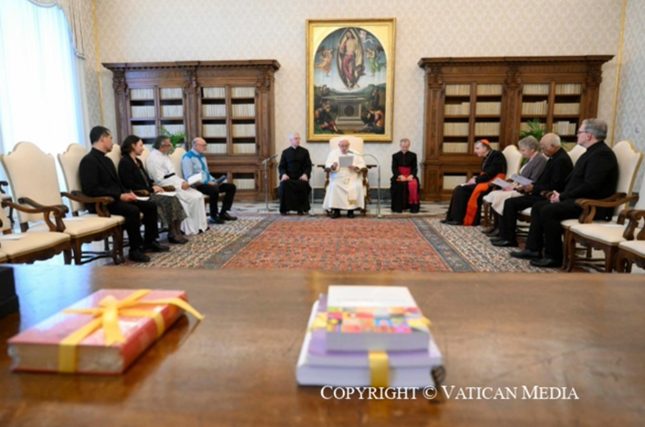 Le pape François recevant les membres de l’ Alliance biblique universelle (ABU)