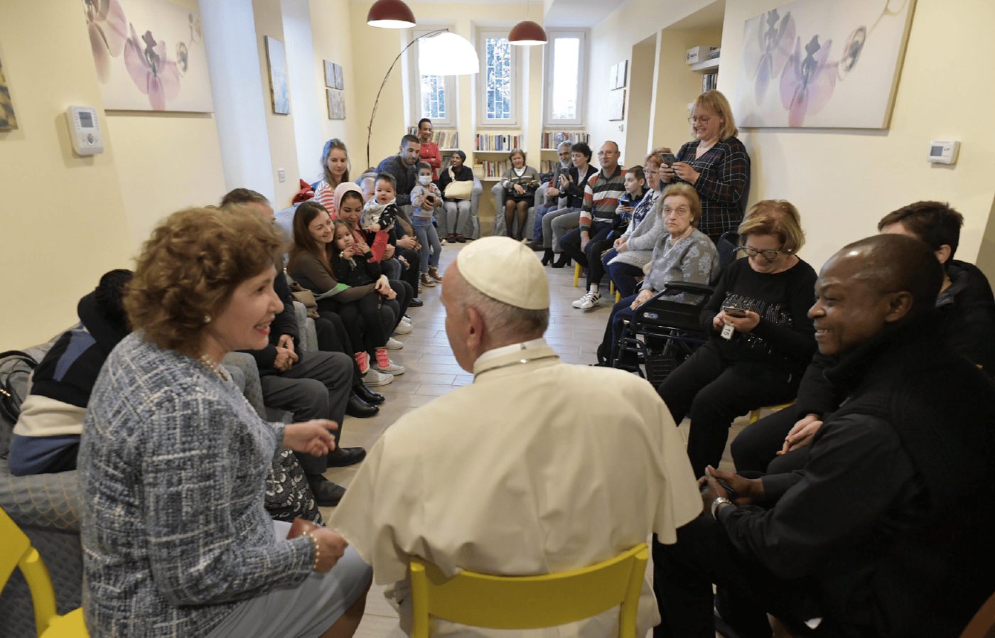 Le pape auprès des malades de la CasAmica de Trigoria © Vatican Media (dans la bibliothèque – recherche ‘malades’)