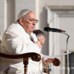 « Puissions-nous porter avec zèle, délicatesse et charité le témoignage de l’amour de Dieu », nous dit le pape.