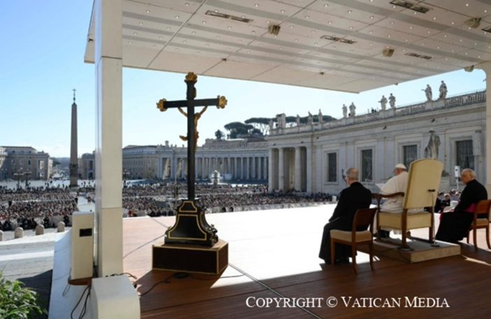 Le pape François explique « ce que signifie être « apôtres » aujourd’hui » lors de sa catéchèse