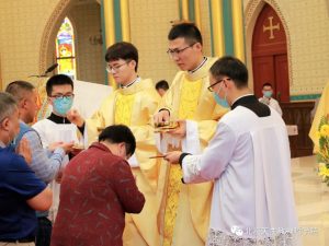 Ordinations sacerdotales en Chine © Asia News