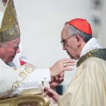 Le pape François prend publiquement la défense de saint Jean-Paul II