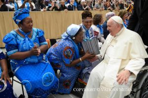 Discours du pape François aux participants de l'Assemblée générale de l'Union mondiale des organisations féminines catholiques (UMOFC), 14 mai 2023 (c) Vatican Media