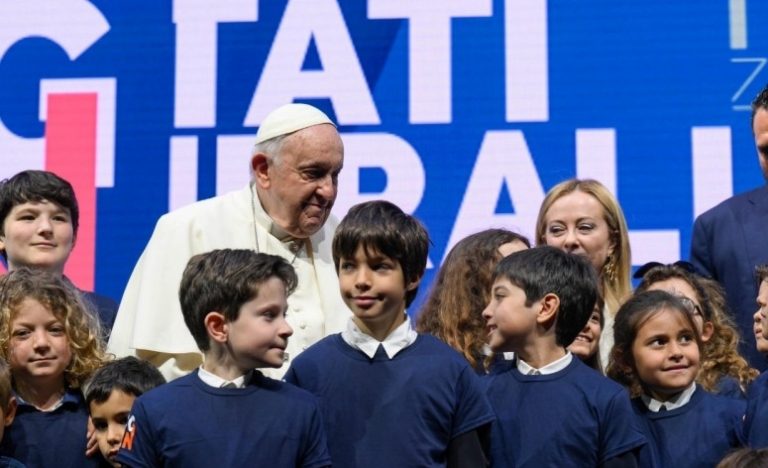 Le pape François avec la Fondation pour la natalité © Vatican Media