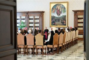 Le pape s’adressant aux membres de la Commission pontificale pour la protection des mineurs