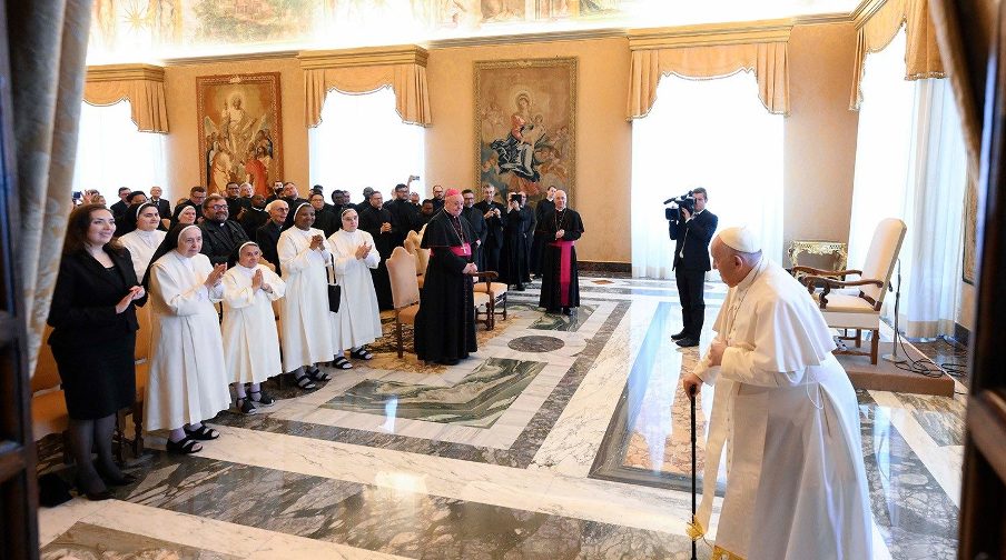 Le pape François a rencontré des religieux Barnabites © Vatican Media