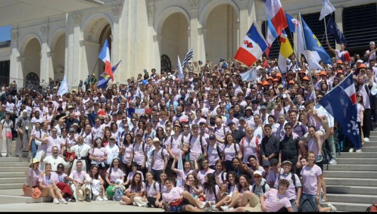 Les JMJistes varois au sanctuaire de Notre-Dame de Fatima © Ludovic-Marie Margot