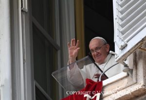 Le pape François lors de l’angélus du dimanche 27 août 2023 © Vatican Media