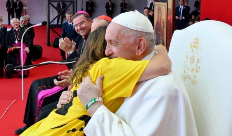 Rencontre avec les volontaires des JMJ © Vatican Media