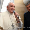 Conférence de presse du Saint-Père au cours du vol de retour de Mongolie © Vatican Media