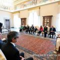 La délégation du Prix È Giornalismo lors de leur rencontre avec le pape François © Vatican Media