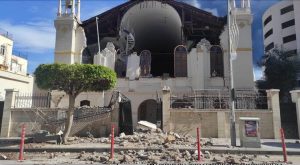 La façade d’une église en Turquie dévastée par le tremblement de terre. L’Église locale a été durement touchée par la catastrophe naturelle du mois de février © OPM Turquie