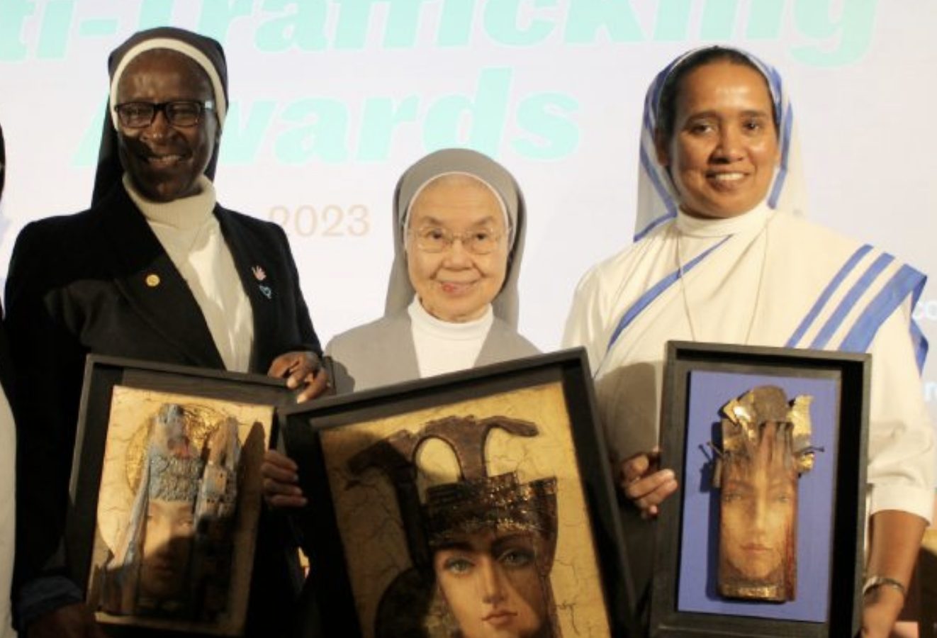 Les trois religieuses récompensées pour leur lutte contre la traite des êtres humains © Union Internationale des Supérieures Générales (UISG)