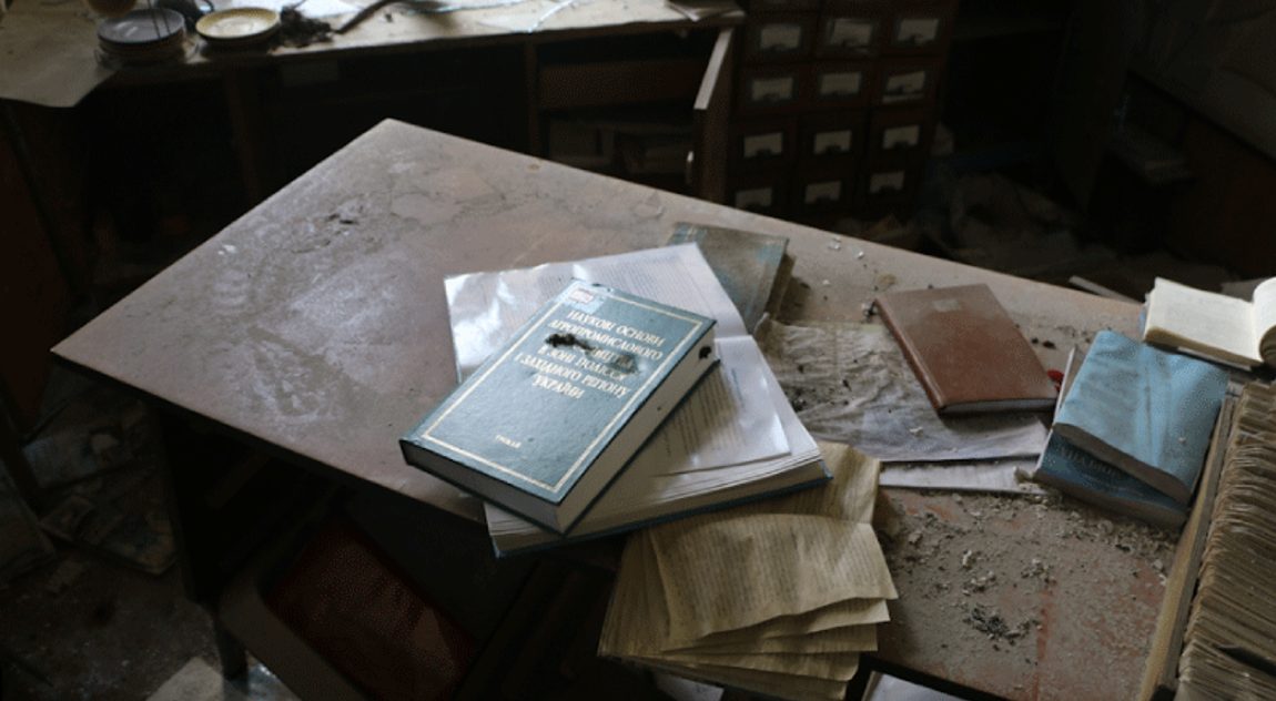 Ukraine, 2015. Une bibliothèque détruite à Pisky © Nolan Peterson, The Daily Signal