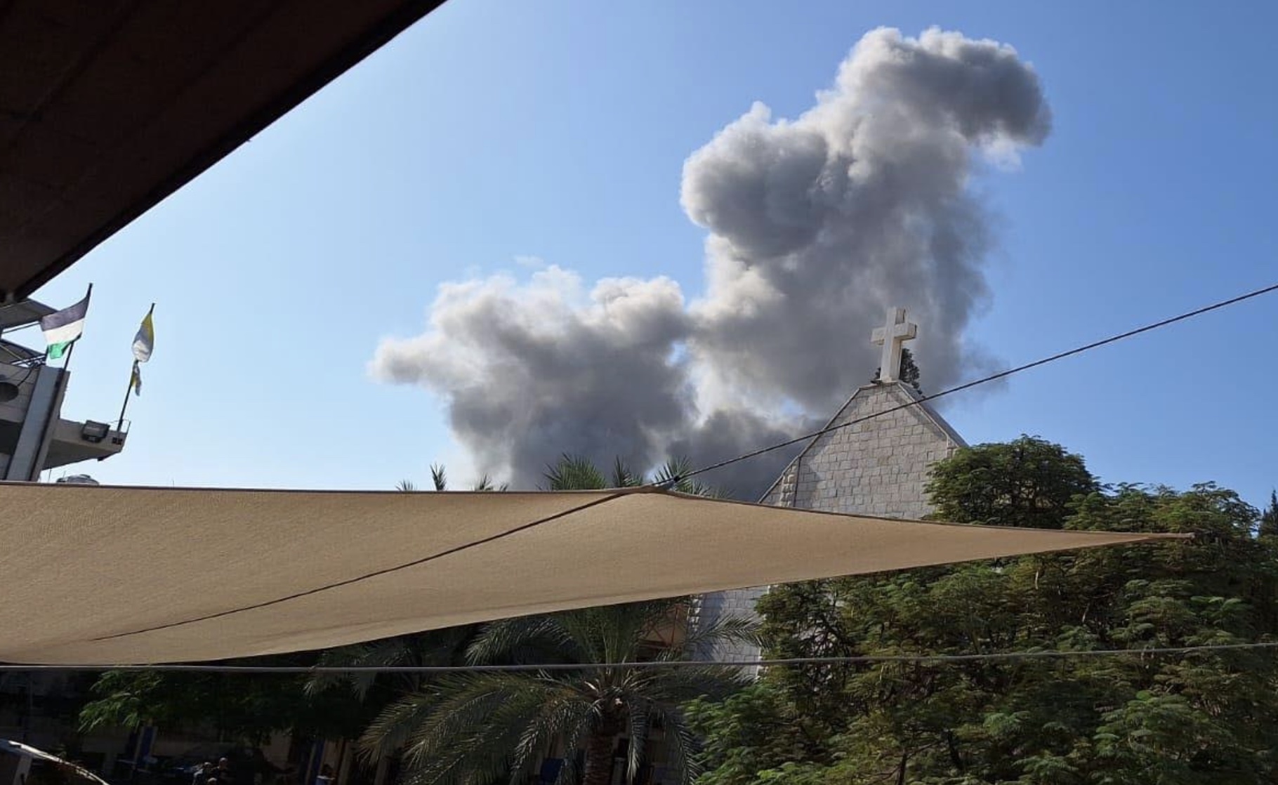 Explosions autour de l'église de la Sainte Famille à Gaza © AED