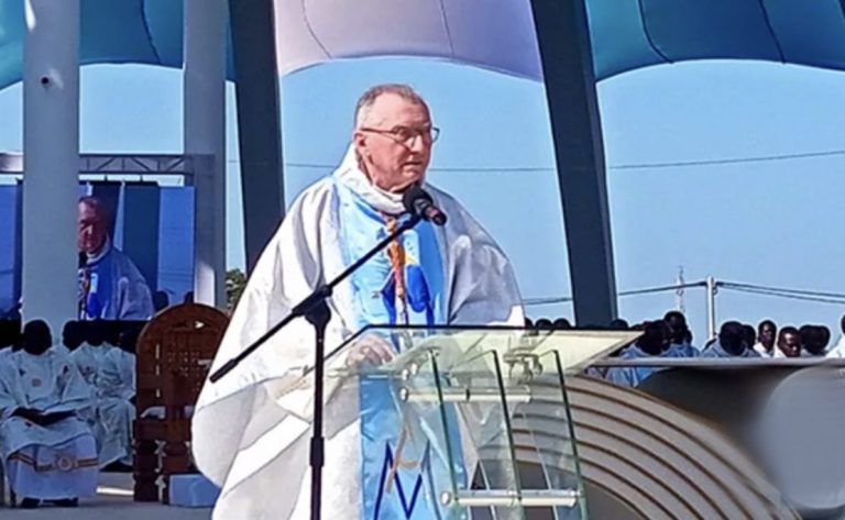 Le cardinal Pietro Parolin, samedi 9 décembre 2023 à Popenguine, lors de la consécration du nouveau sanctuaire marial de Popenguine ©Charles Senghor/LCA