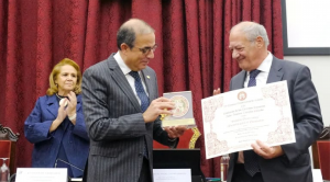 Scholas Ocurrentes a reçu le quatrième prix de l'Université de Séville pour la protection des droits de l'homme © Infobae