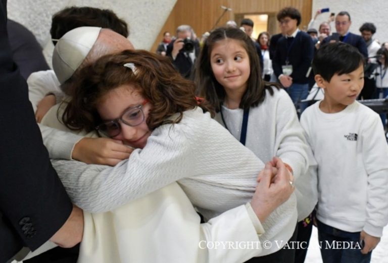 Aux confirmands de l’archidiocèse de Bari-Bitonto © Vatican Media