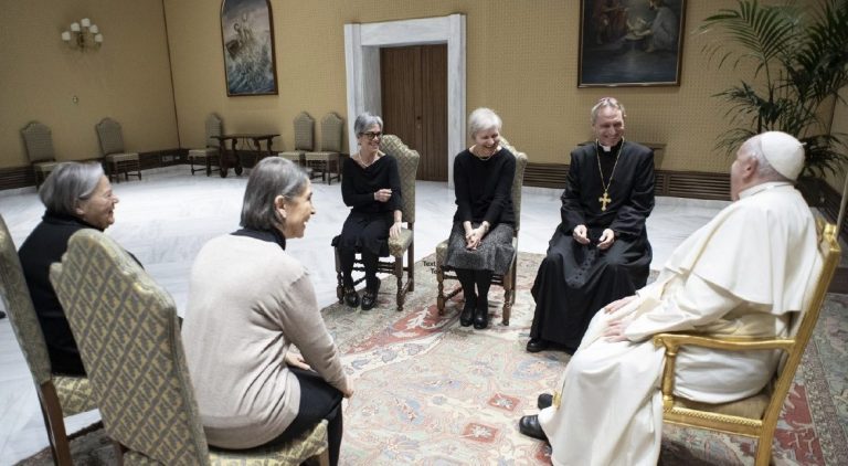 Le pape François a reçu en audience privée Mgr Georg Gänswein, ancien secrétaire privé du pape Benoît XVI © Vatican Media