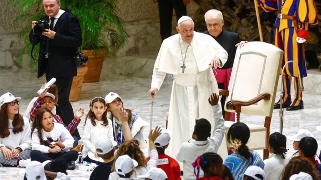 Le pape avec des enfants © Vatican Media