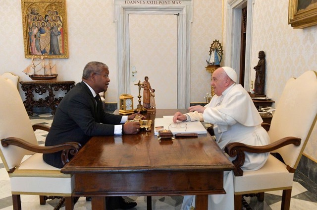 Wavel Ramkalawan, Président des Seychelles, a rencontré le 16 mars 2024, le Saint-Père et la Secrétairerie d’État © Vatican Media