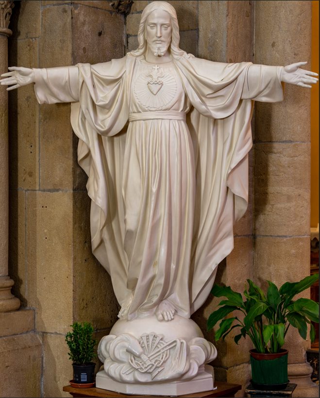 Statue du Sacré-Coeur dans l’église de la Visitation à Raray-le-Monial © Sanctuaire du Sacré-Cœur