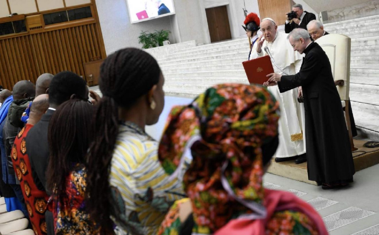 membres de la communauté catholique nigériane à Rome dans la salle d'audience Paul VI de la Cité du Vatican. © Vatican Media