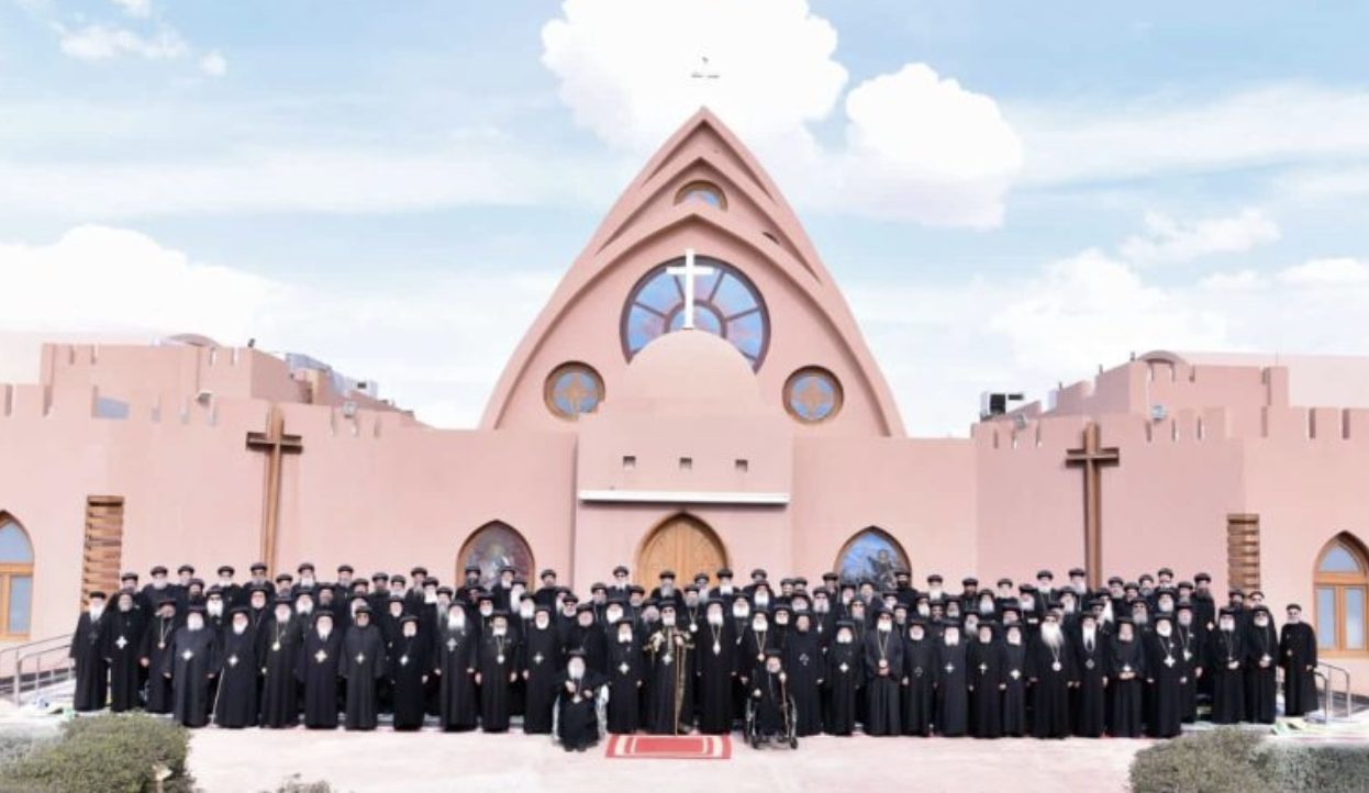 Les membres du synode de l'Église copte, dirigé par le pape Tawadros II  © copticorthodox.church