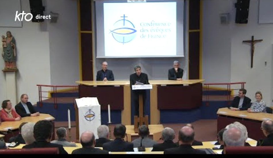 Mgr Eric de Moulins-Beaufort préside une réunion de l'Assemblée plénière des évêques de France© Capture d’écran KTO