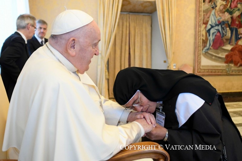 Rencontre avec les supérieures et aux déléguées des Carmélites déchaussées, 18 avril 2024 © Vatican Media 