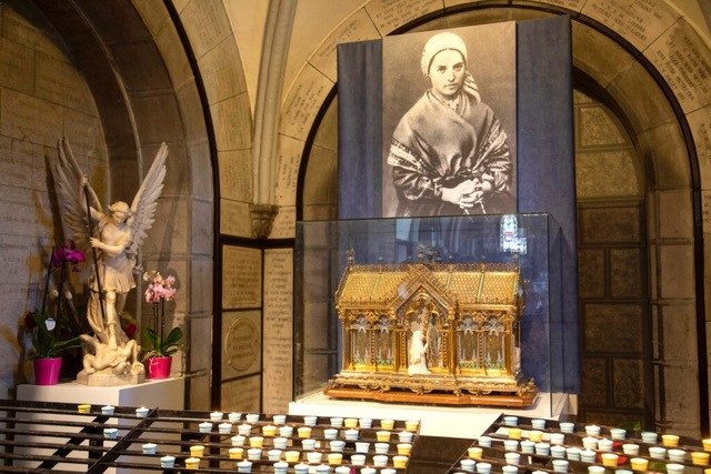Reliquaire de sainte Bernadette à Lourdes : chapelle Saint-Michel © lourdes-france.com