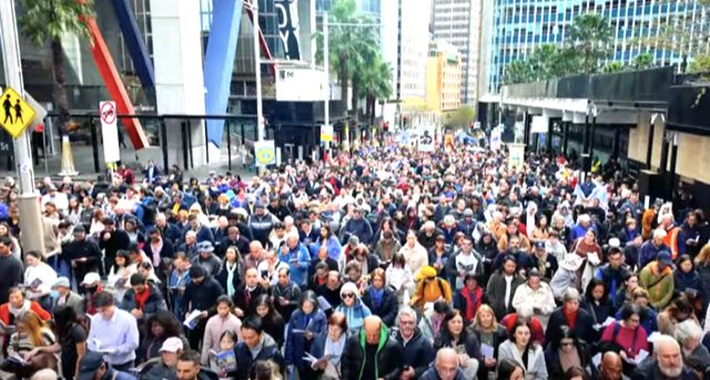 15 000 personnes participaient à la Fête-Dieu à Sydney, en Australie © Archidiocèse de Sydney 
