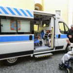 Le pape François donne une troisième ambulance à un hôpital d’Ukraine, 24 juin 2024 © Dicastère du service de la charité, Aumônerie apostolique
