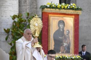 Solennité du Corps et du Sang du Christ - Messe, procession et bénédiction eucharistique, 2 juin 2024 © Vatican Media