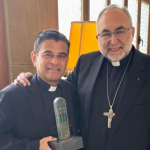 Il a reçu personnellement le prix « Libertas International » dans la ville d'Oviedo © Archidiocèse d'Oviedo