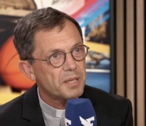 « J'ai été blessé de la blessure de tous les chrétiens qui se sont sentis rejetés, y compris les sportifs », Mgr Emmanuel Gobilliard © capture d'écran / video.lefigaro.fr