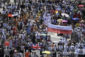 La foule rassemblée pour l’Angélus du 14 juillet 2024 © Vatican Media