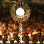 Congrès eucharistique : un renouveau catholique mondial ? 5 titres, mercredi 24 juillet 2024