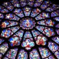 Le projet de mettre des vitraux contemporains a été rejeté 