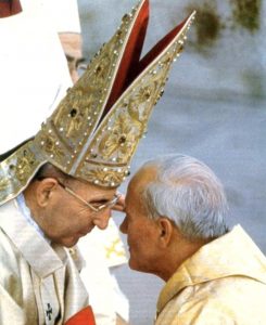 Jean-Paul Ier avec saint Jean-Paul II, son futur successeur, lors de son intronisation le 3 septembre 1978 © albino-luciani.com