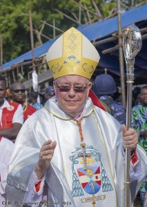 Le cardinal Hollerich lors de la 70e édition du pèlerinage national à la grotte Notre-Dame d'Arigbo de Dassa au Bénin © CEB