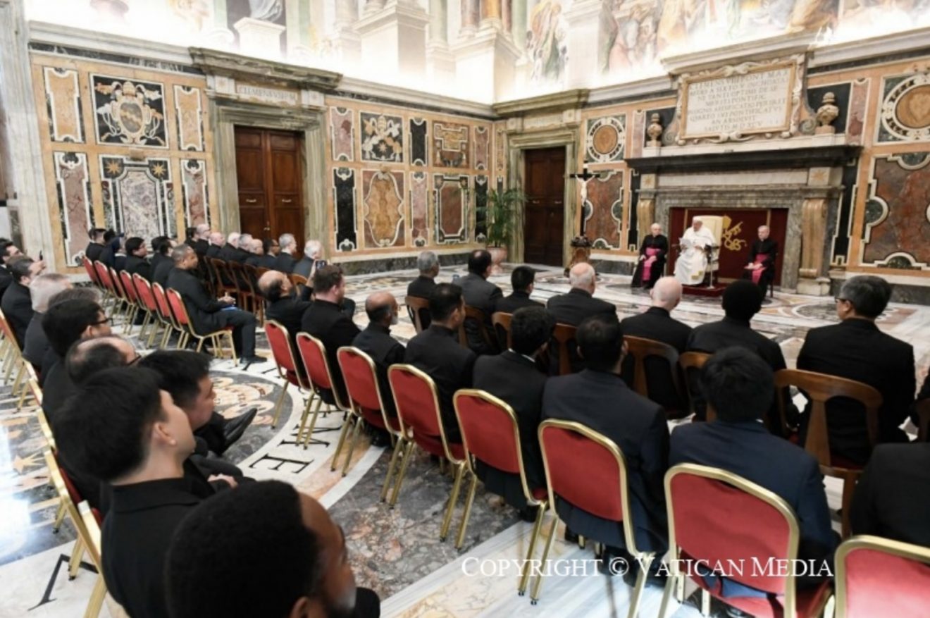 Rencontre du Saint-Père avec des membres de la Congrégation des Oblats de Saint Joseph © Vatican Media