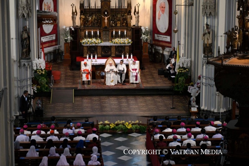 Voyage apostolique en Indonésie : Rencontre avec les évêques, les prêtres, les diacres, les personnes consacrées, les séminaristes et les catéchistes, 4 septembre 2024 © Vatican Media